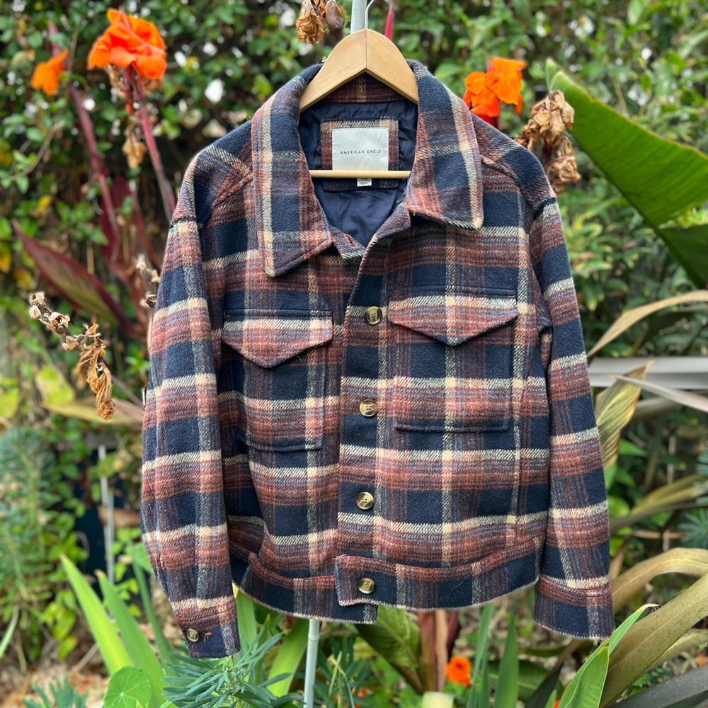 **SOLD**AE Plaide Cropped Shacket Size M; Rust/Navy Blue